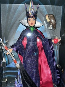 Disney Snow White Mattel 2025 Evil Queen Doll - Picture 1 of 9