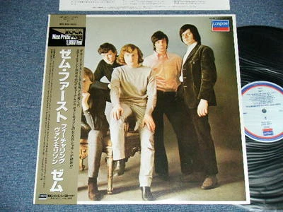 THEM Japan 1988  L18P 1267  NM LP+Obi THEM FIRST Featuring VAN MORRISON  Foto 1 de 4