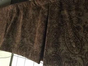 BEAUTIFUL CUSTOM ROBERT ALLEN CHENILLE BURGUNDY/BROWN PLEATED VALANCE 73”WIDE - Picture 1 of 4