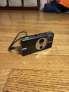 Kodak EasyShare V610 6.1MP Dual Lens Digital Camera - Parts/Repair - Picture 1 of 4