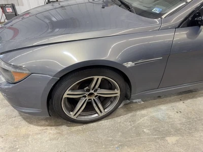 04-05 BMW 645CI DRIVER LEFT FRONT SIDE FENDER STRATUS GRAY METALLIC 440 - Image 1 of 4