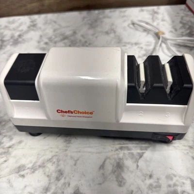 Chefs Choice Diamond Hone Professional Knife Sharpener Model 100 Trizor Edge - Image 1 of 4