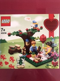 LEGO Valentine's Picnic 40236 Toy Set