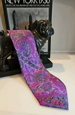 BRIONI 100% ШЕЛКОВЫЙ ГАЛСТУК фиолетовый и синий абстрактный цветочный ручной работы Италии - потрясающий! - Изображение 1 из 4