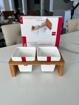 Juego de 2 cuencos de vainilla roja con soporte de bambú cuencos de condimento nuevos en caja 7,5" x 3,5" Foto 1 de 4