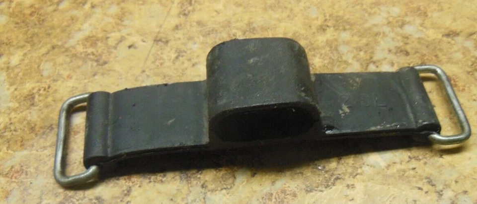 2003 Yamaha FZS1 FZ1 FZ 1 FZS1000 1000 Fazer Under Seat Holder Strap Rubber Belt - Image 1 of 1