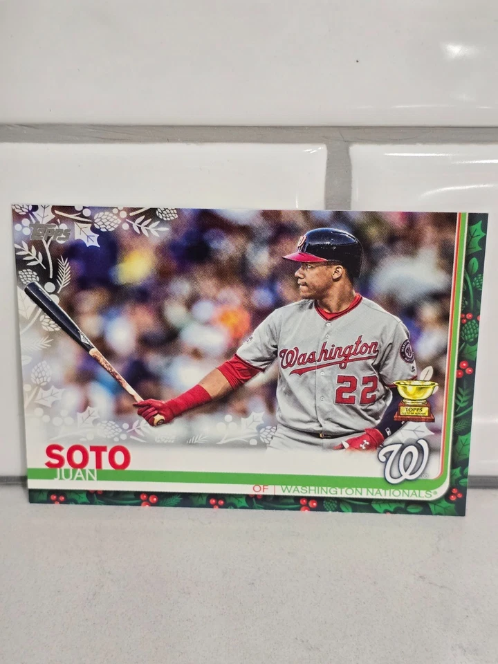 2019 Topps Holiday #HW1-200 Base Plus Metallic Snowflake Parallels, Autos, & Var - Image 1 of 1
