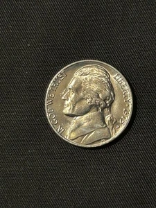 1975-D Jefferson Nickel Brilliant Uncirculated AU+ - Picture 1 of 4