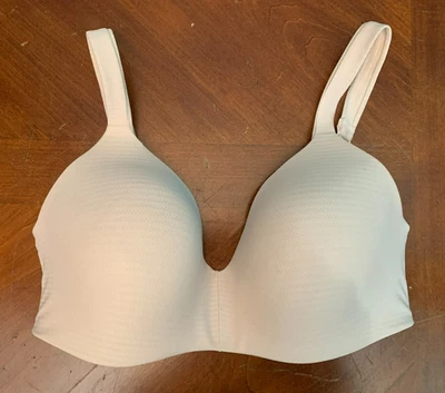 Hanes Ultimate 无线 T 恤文胸 带隐藏花瓣 - HU03 尺寸 36D,米色 — 第 1/4 张图片