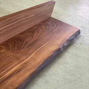 Wandboard Nussbaum L Massiv Holz mit Baumkante Board Regal Steckboard Regalbrett - Bild 1 von 12