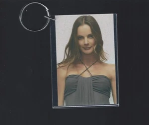 GABRIELLE ANWAR Burn Notice Keychain #3 - Picture 1 of 2