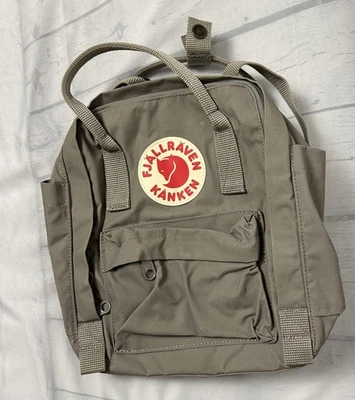 Fjallraven Kanken Mini Zaino Grigio Vinile F Classic Daypack 23561 Logo Viaggio - Immagine 1 di 4