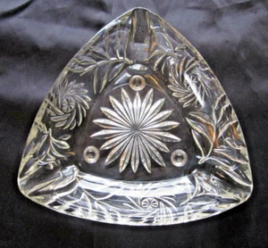 CENICERO VINTAGE VIDRIO TRANSPARENTE CON PATAS TRIÁNGULO EN FORMA DE PATRÓN STARBURST MCM - Imagen 1 de 8