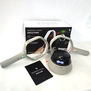 Sharper Image Space Pong Tischtennis motorisierter Lichtprojektor für 1 oder 2 Spieler - Bild 1 von 16