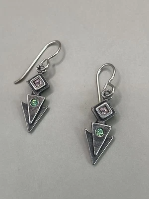 "Pendientes de gancho colgante de 1,3"" de colección firmados por Patricia Locke en Estados Unidos con cristales plateados" Foto 1 de 4