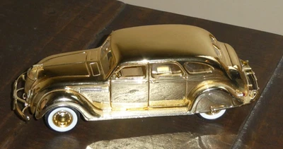 Signature Models 1936 Chrysler Airflow 1/32 Gold Chrome - Image 1 of 4