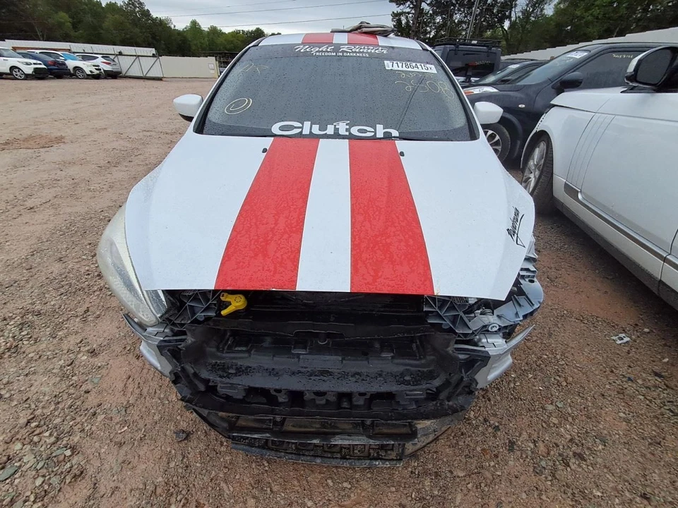 (LOCAL PICKUP ONLY) Hood Model Fits 15-18 FOCUS 2614545 - Image 1 of 1