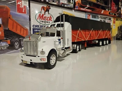 Kenworth W900 Aerodine Escala 1/32 Con Jaula Hecha A Mano ( Leer Descripcion)  - Image 1 of 4