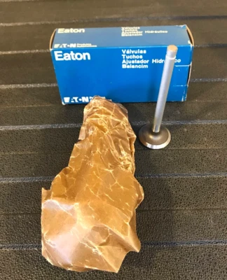 Eaton Engine Exhaust Valves (4) - RX9135 / 9135 - Fits Toyota Celica & More - Image 1 of 4