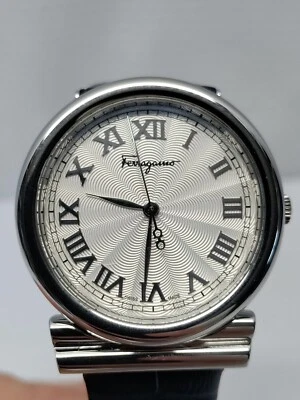 Reloj Salvatore Ferragamo Gancino para mujer esfera plateada guilloché caja de 34 mm Foto 1 de 4