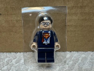 Sealed Lego DC Superheroes Clark Kent/Superman Minifigure-DVD Exclusive 2013 - Image 1 of 4