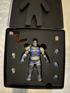 Mezco Toyz One:12 Collective Darkseid Actionfigur - Bild 1 von 4