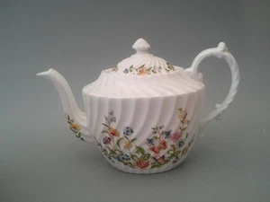 Aynsley Cottage Garden bone china tea pot - Picture 1 of 7