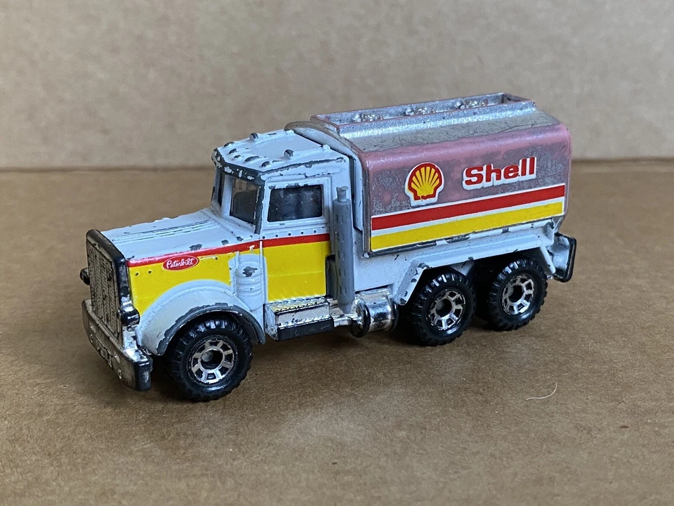 Matchbox Peterbilt Shell Tanker, 1:80 Scale Die Cast, 1981, Rare. - Image 1 of 4
