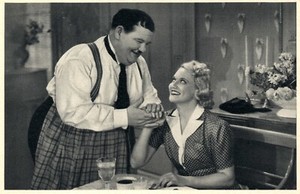 Cinema Cavalcade Oliver Hardy & Minna Gombell in Blockheads Max Cigarette Card