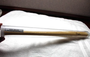 Ozzie Guillen white Sox Manager  Signed Bat - Picture 1 of 3