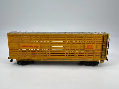 Model Power #47630 Ho Scale Union Pacific Yellow Cattle Car Good Condition - Image 1 of 4