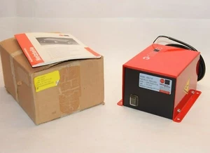 (NUOVO) HAUG EN-C 4 01.7821.000 Alimentatore 230V 50/60Hz 0.5A  - Foto 1 di 5