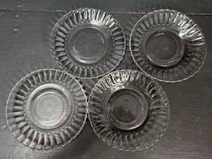 Vintage Set of 4 Arcoroc France Dessert/Bread Plates Ruffled Edges 5 1/4" Dia - Picture 1 of 5