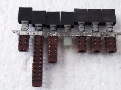 Bank of 6 interlocking & latching push button switches Vintage radio 43g 571 - Image 1 of 4