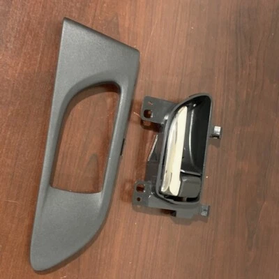 Manija de puerta derecha interior trasero premium Subaru IMPREZA 2012-2015 con bisel Foto 1 de 4