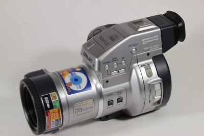 Цифровая камера Sony Mavica MVC-CD1000 2,1 Мп - с аксессуарами и чехлом - Изображение 1 из 4