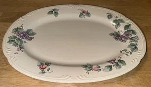 Pfaltzgraff USA GRAPEVINE Stoneware Oval Serving Platter 14.5" x 10.5" Retired - Picture 1 of 13