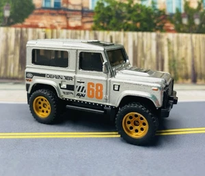 Rueda personalizada intercambiada Hot Wheels Zamac Land Rover Defender 90 1/64 diorama - Imagen 1 de 17