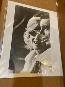 1955 JOE DIMAGGIO & MARILYN MONROE Glossy 8x10 Photo New York Yankees RARE SHOT - Picture 1 of 1