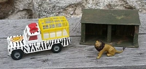 Voiture Miniature 1/43 Land Rover 109" W.B. Lions of Longleat Vintage Corgi B-20 - Foto 1 di 12