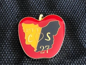 c PIN PINS ENAMEL POSTE PTT COS 27  POMME  - Picture 1 of 1