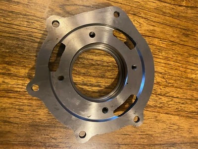 НОВЫЙ R25/2, R25/3, R26 + R27 BMW ПЕРЕДНИЙ КРИВОШИПНЫЙ ПОДШИПНИК ДЕРЖАТЕЛЬ НОВЫЙ - Изображение 1 из 2