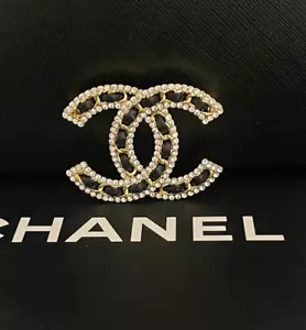 Black Leather Chanel Brooch CC Gold and Crystals - Picture 1 of 4