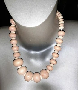 Vintage Necklace choker light wood graduated sizes 18" long - Picture 1 of 4