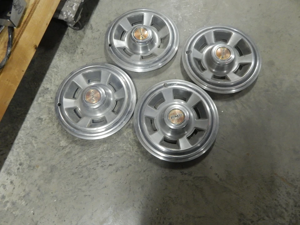 Tapacubos Pontiac Firebird Lemans Tempest GTO PMD 14" (JUEGO DE 4): ¡BONITOS ORIGINALES! Foto 1 de 1