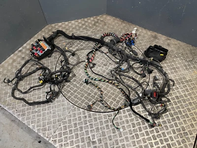 Cableado de faros IVECO DAILY MK6 2015-On 2.3 cableado caja de fusibles 5802285189 A260 Foto 1 de 4