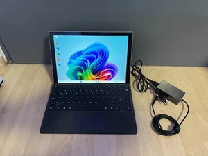 Microsoft Surface Pro 4 - i5, 8GB RAM, 256GB SSD, Windows 11 Pro + Alimentatore - Foto 1 di 7