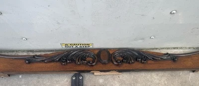 "Cabezal de pedimento de madera arquitectónica abrigo tallado salpicadero salvamento 40,75"" de largo" Foto 1 de 4