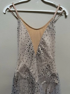 Fantasia feminina Art Stone pequena adulta prata Ave Marie com terno corpo bronzeado  - Imagem 1 de 4