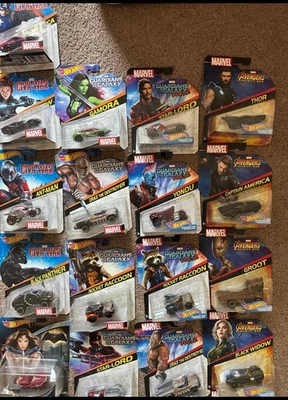 Hot Wheels Premiums Marvel Lote de 39 Coches de Superhéroe de Acción Foto 1 de 4
